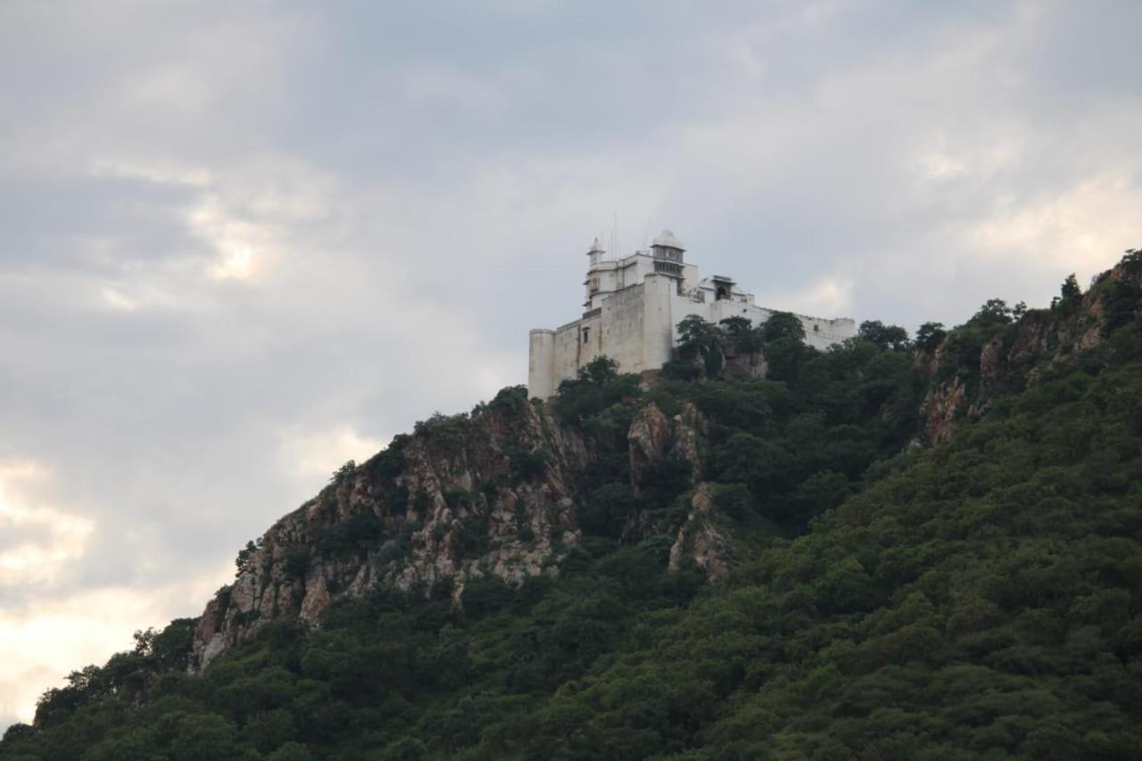 Hill Paradise Home Stay Udaipur Exterior foto