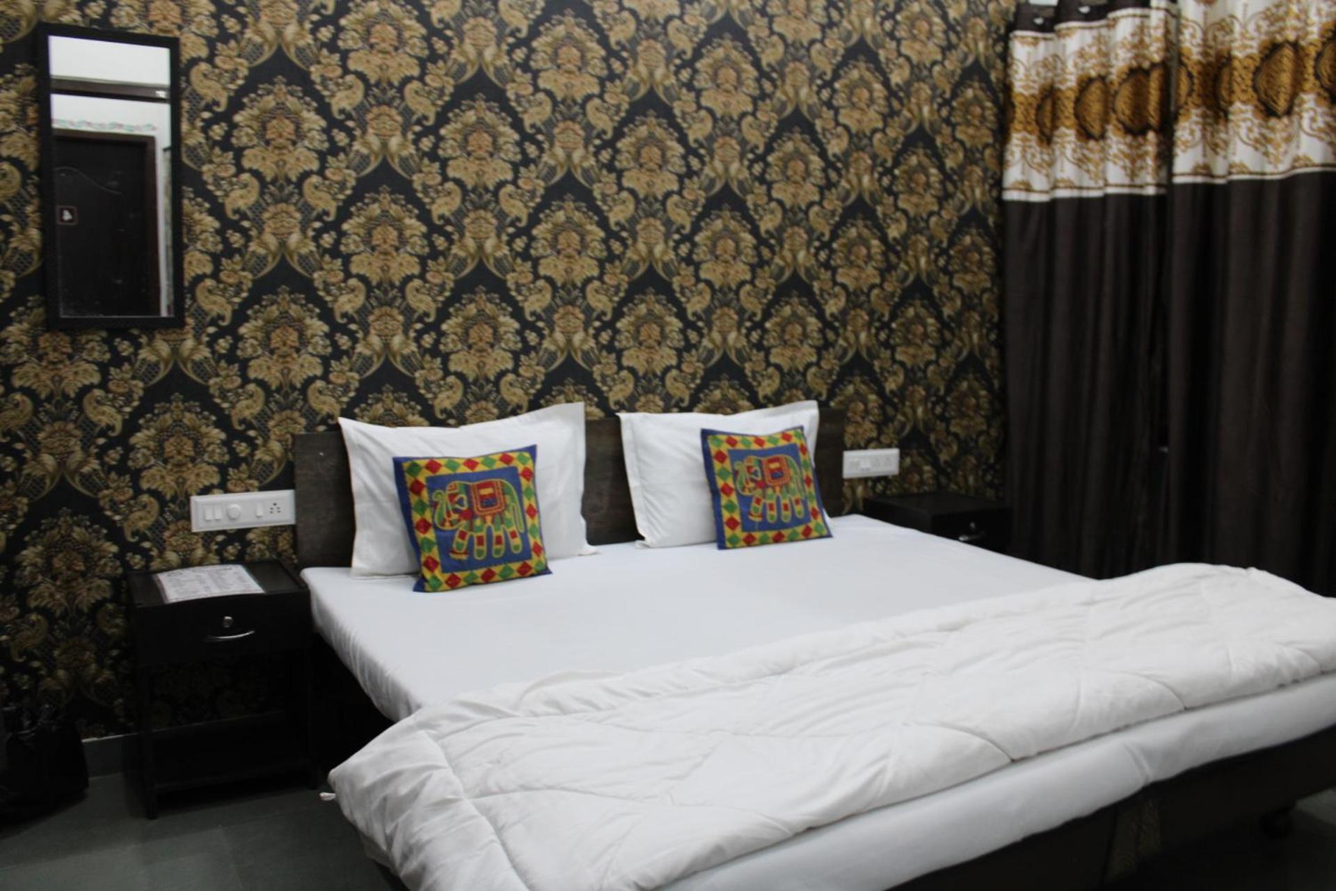 Hill Paradise Home Stay Udaipur Habitación foto